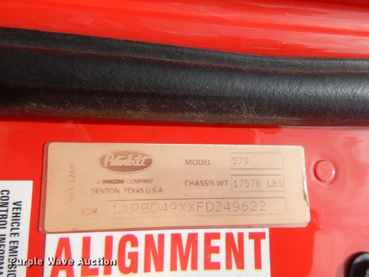image for item DH5111 2015 Peterbilt 579  semi truck