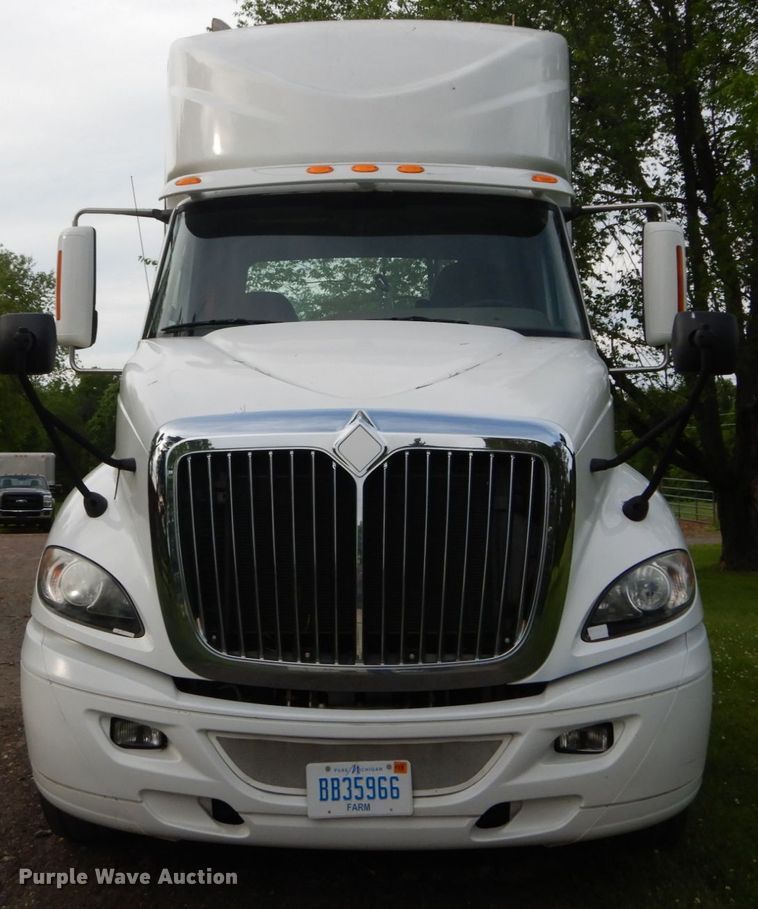 image for item DH5112 2012 International ProStar semi truck