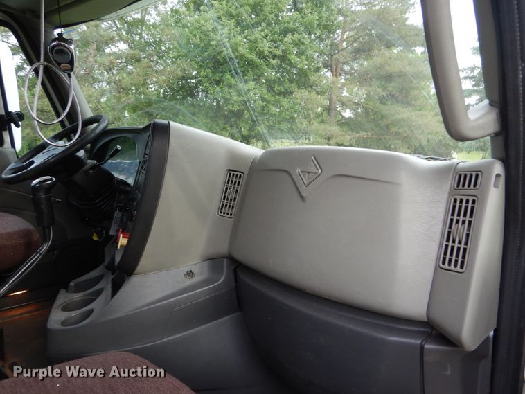 image for item DH5112 2012 International ProStar semi truck