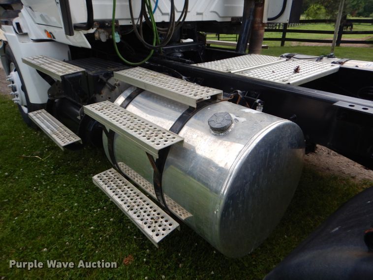 image for item DH5112 2012 International ProStar semi truck