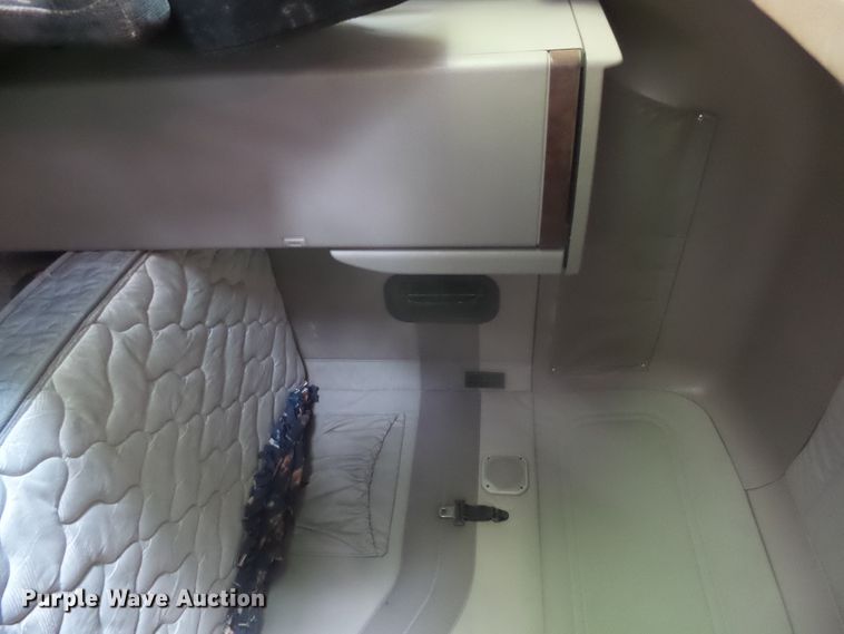 image for item DX9218 2005 Mack CXN613 semi truck