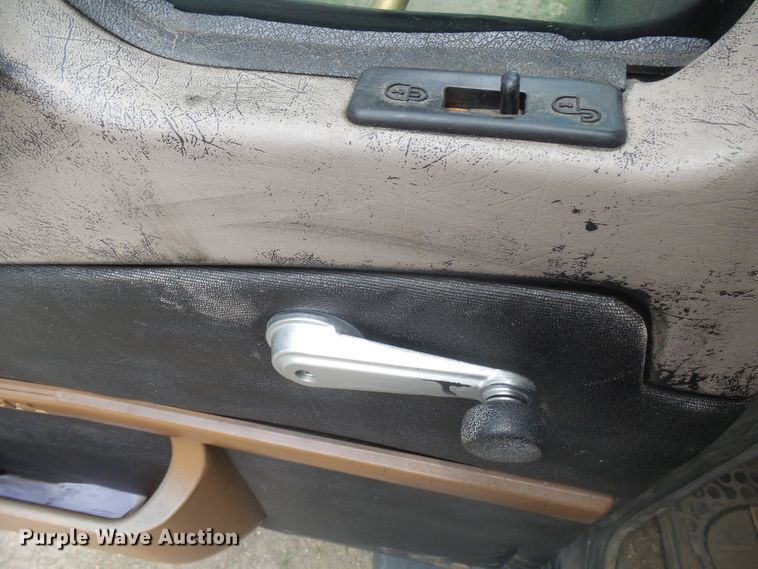 image for item DX9218 2005 Mack CXN613 semi truck