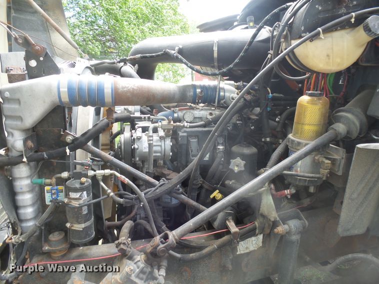 image for item DX9218 2005 Mack CXN613 semi truck