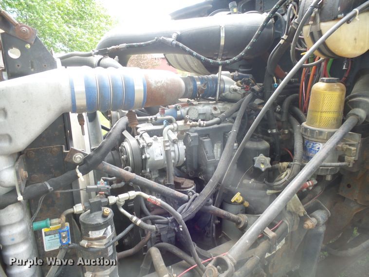 image for item DX9218 2005 Mack CXN613 semi truck