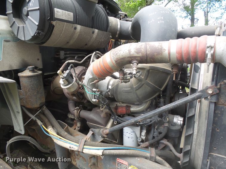 image for item DX9218 2005 Mack CXN613 semi truck