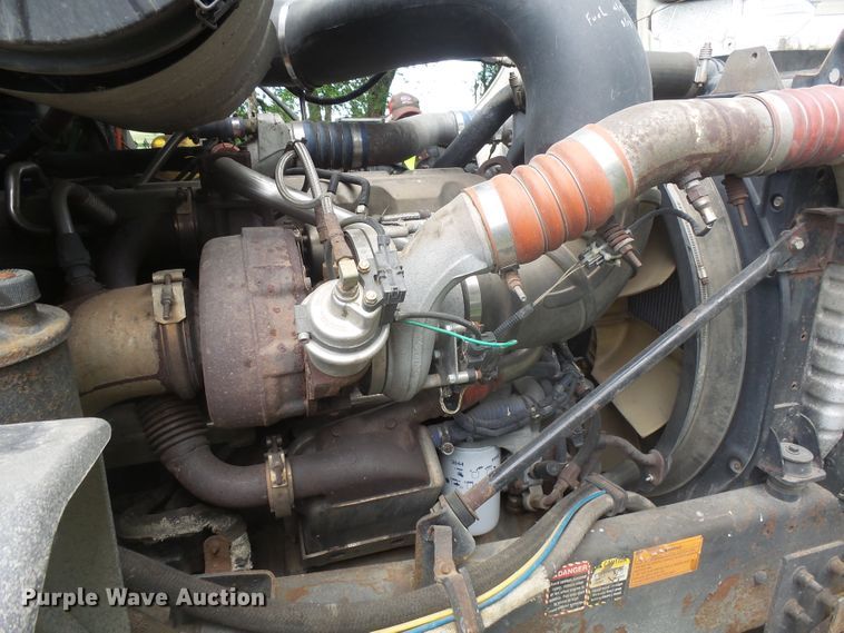 image for item DX9218 2005 Mack CXN613 semi truck