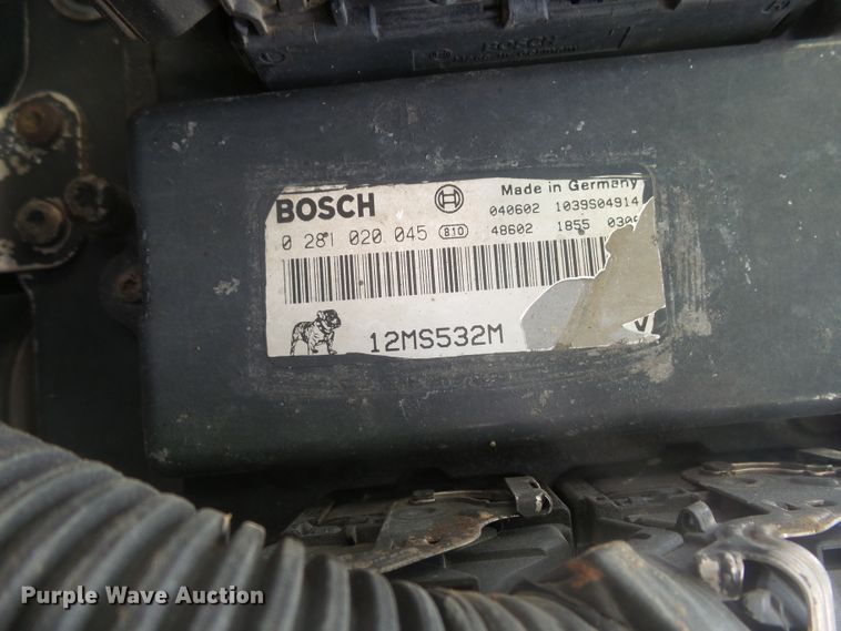 image for item DX9218 2005 Mack CXN613 semi truck