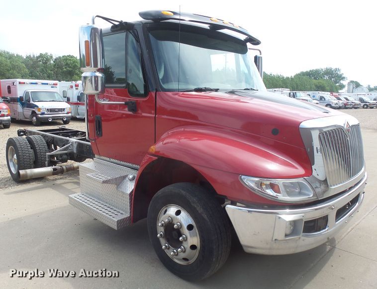 image for item EF9631 2010 International 4300  truck cab and chassis