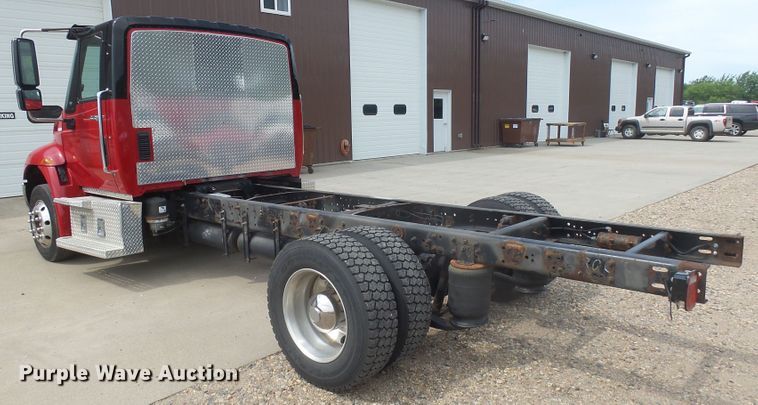 image for item EF9631 2010 International 4300  truck cab and chassis