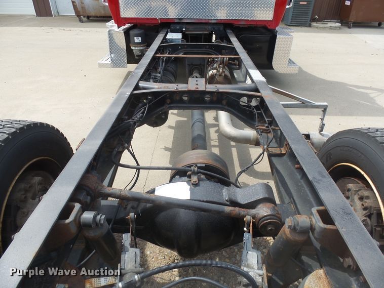 image for item EF9631 2010 International 4300  truck cab and chassis