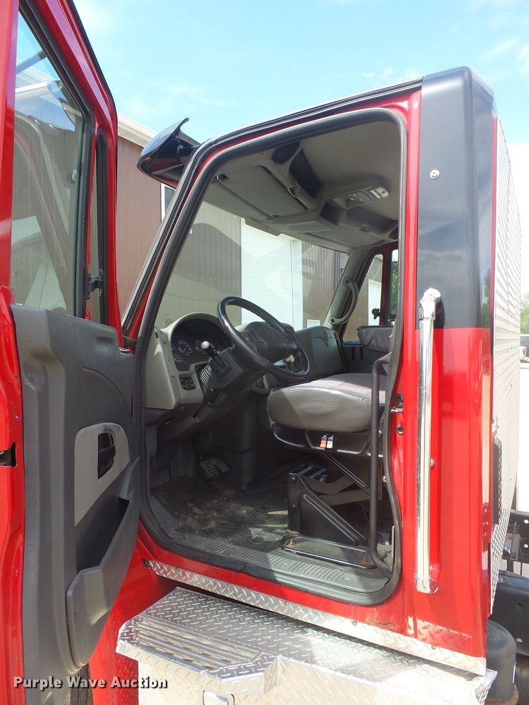 image for item EF9631 2010 International 4300  truck cab and chassis