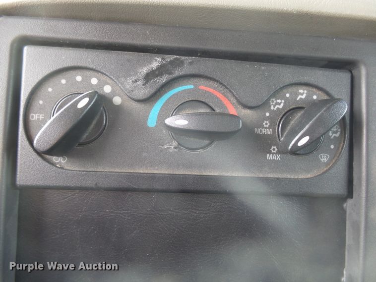 image for item EF9631 2010 International 4300  truck cab and chassis