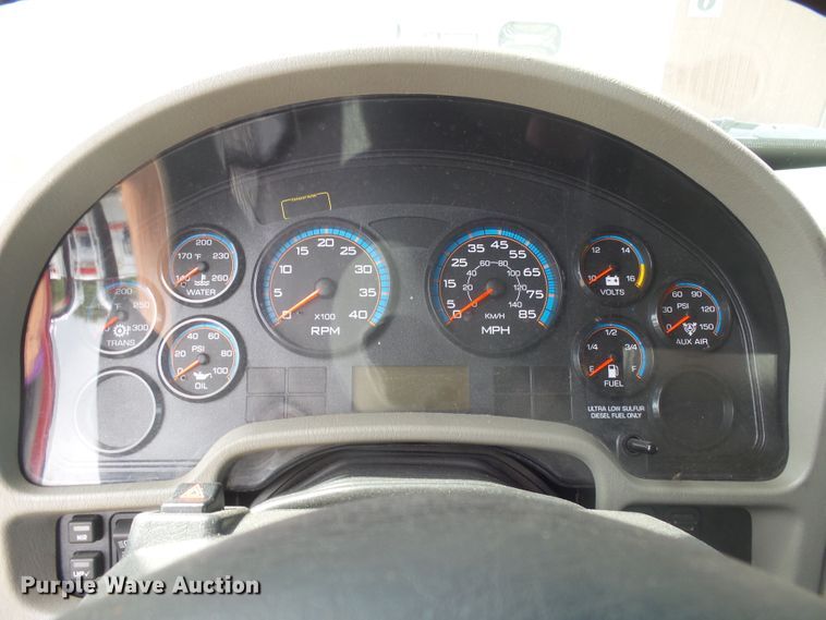 image for item EF9631 2010 International 4300  truck cab and chassis