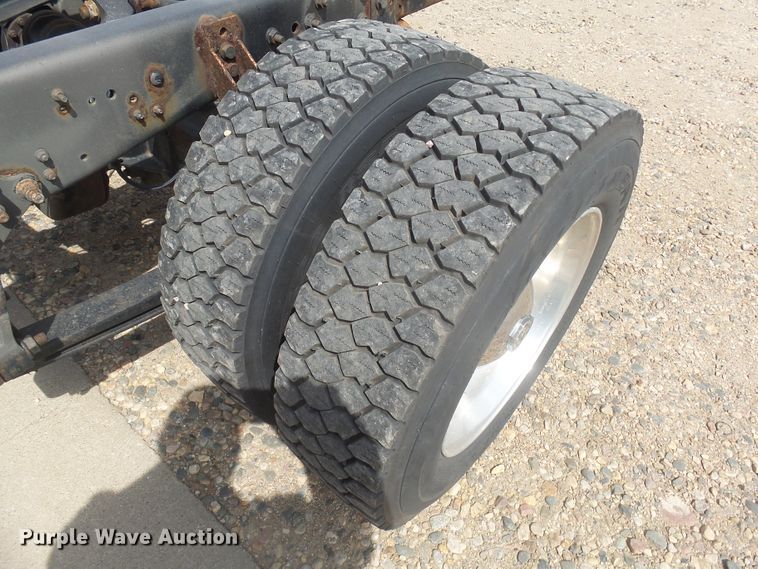 image for item EF9631 2010 International 4300  truck cab and chassis