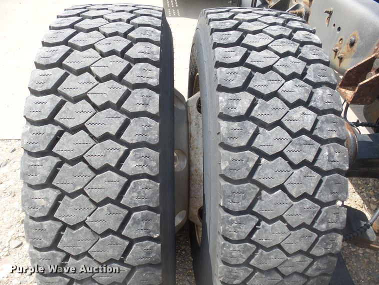 image for item EF9631 2010 International 4300  truck cab and chassis