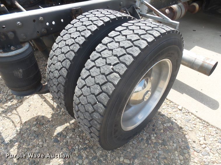 image for item EF9631 2010 International 4300  truck cab and chassis