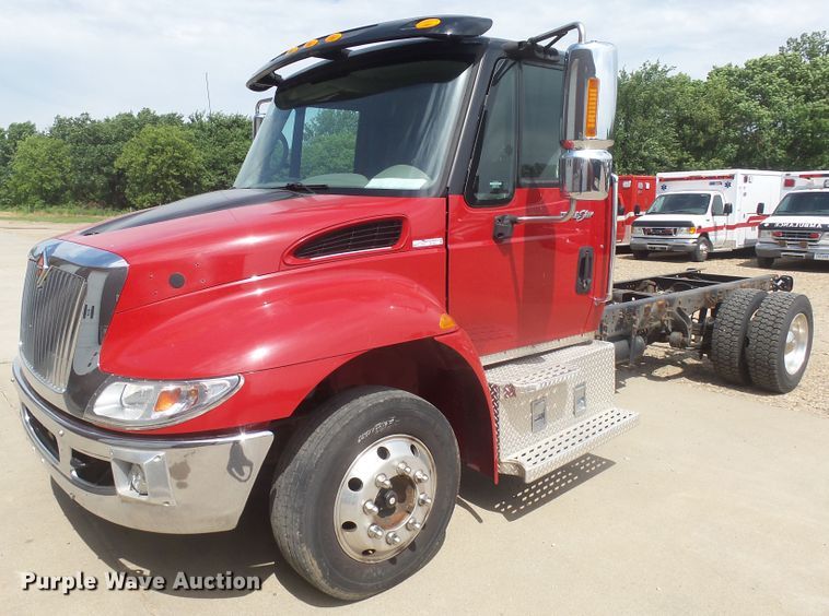 image for item EF9631 2010 International 4300  truck cab and chassis