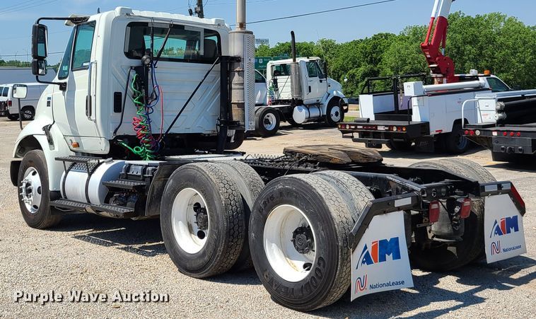 image for item EL9831 2013 International TranStar 8600  semi truck