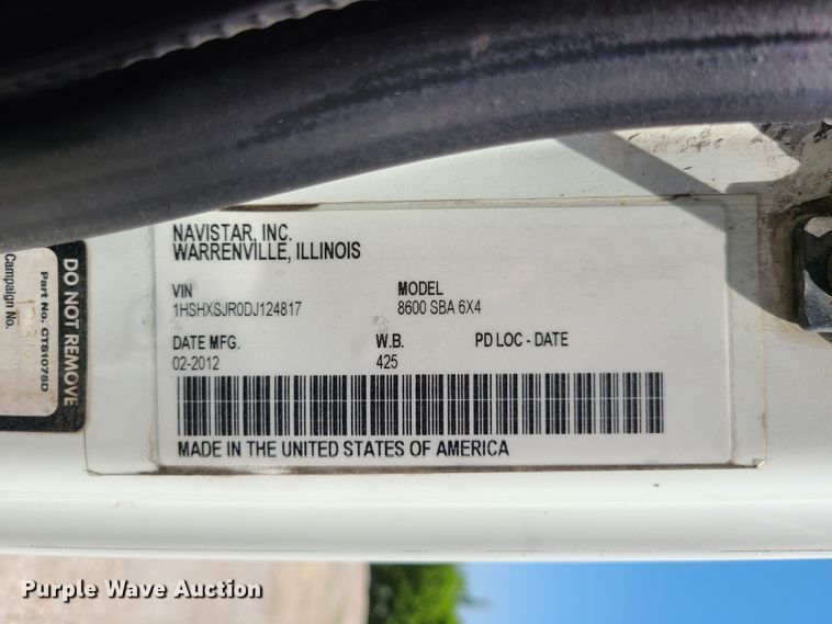 image for item EL9831 2013 International TranStar 8600  semi truck