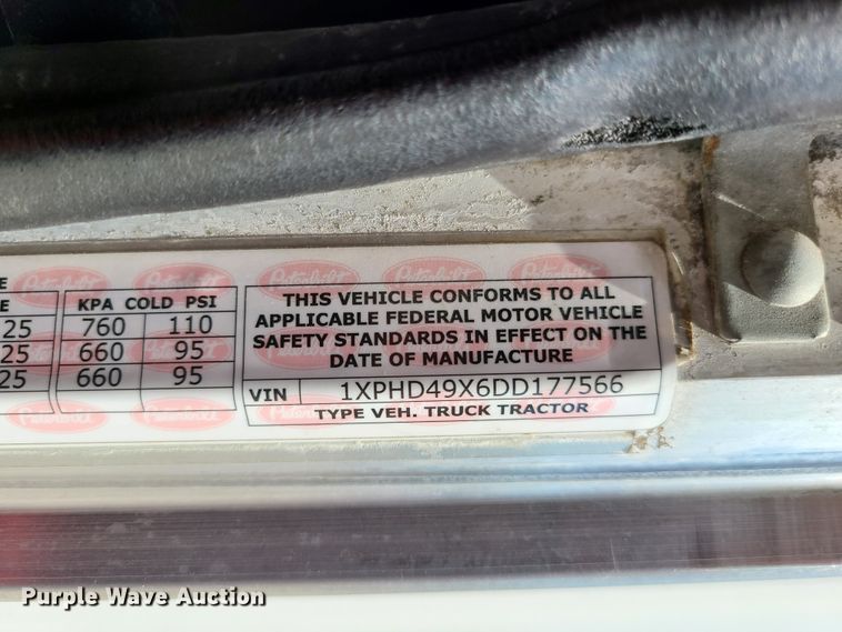 image for item EL9832 2013 Peterbilt 386  semi truck