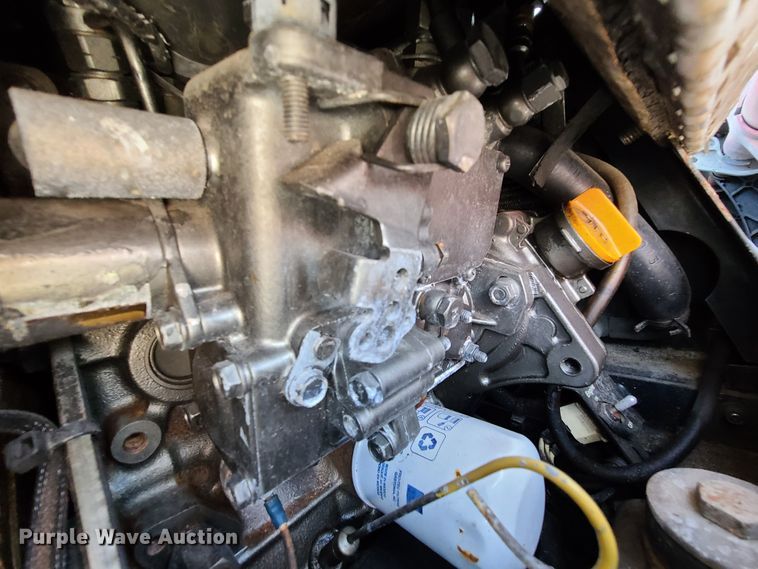 image for item EL9832 2013 Peterbilt 386  semi truck