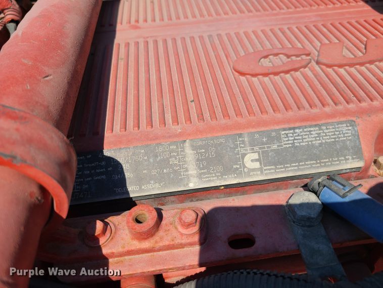 image for item EL9832 2013 Peterbilt 386  semi truck