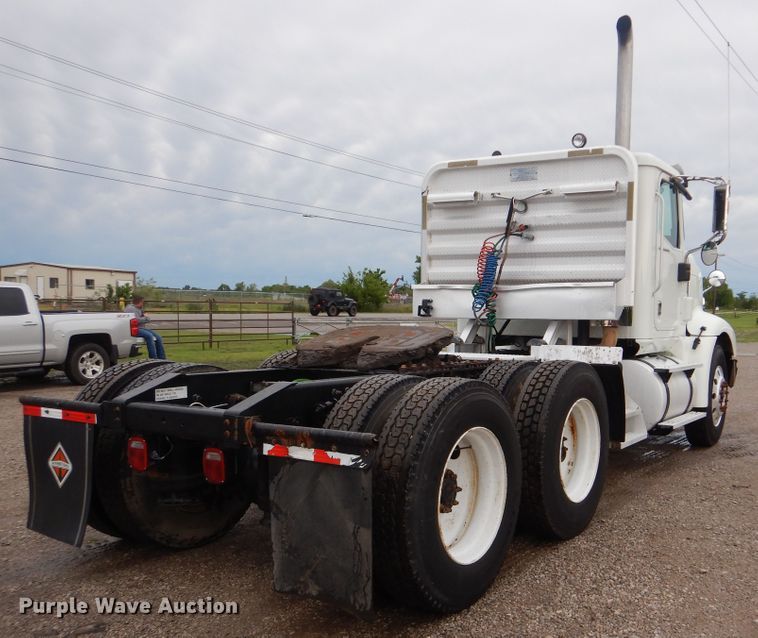 image for item GF9209 2007 International 9400i  semi truck