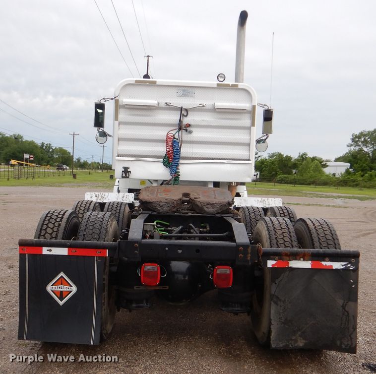 image for item GF9209 2007 International 9400i  semi truck