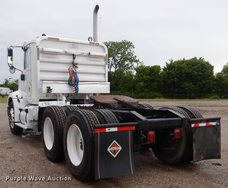 image for item GF9209 2007 International 9400i  semi truck