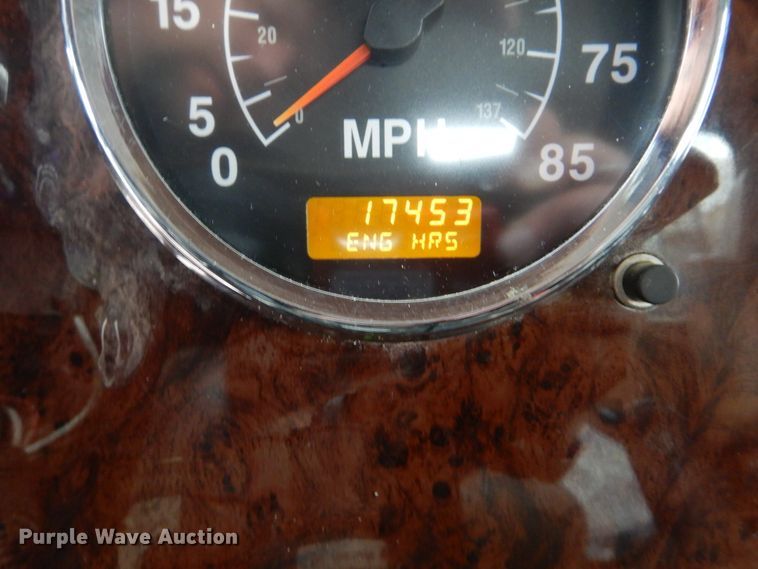 image for item GF9209 2007 International 9400i  semi truck