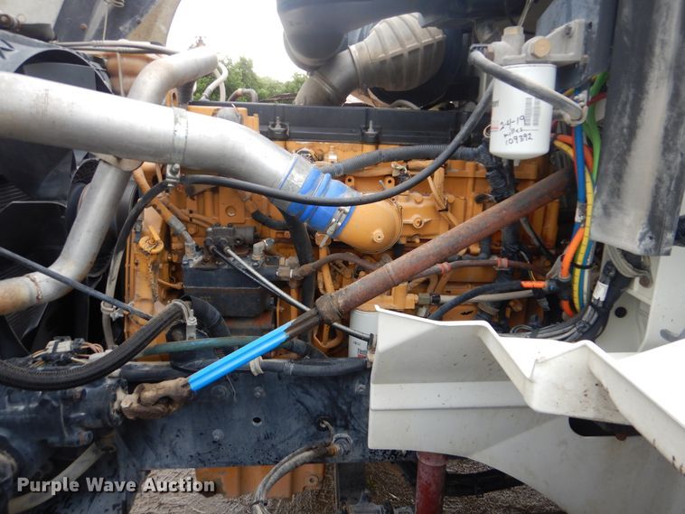 image for item GF9209 2007 International 9400i  semi truck