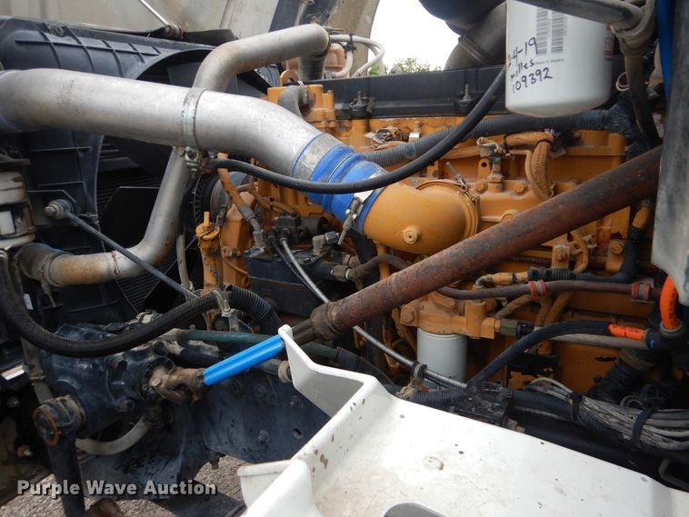 image for item GF9209 2007 International 9400i  semi truck