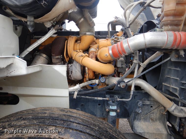 image for item GF9209 2007 International 9400i  semi truck