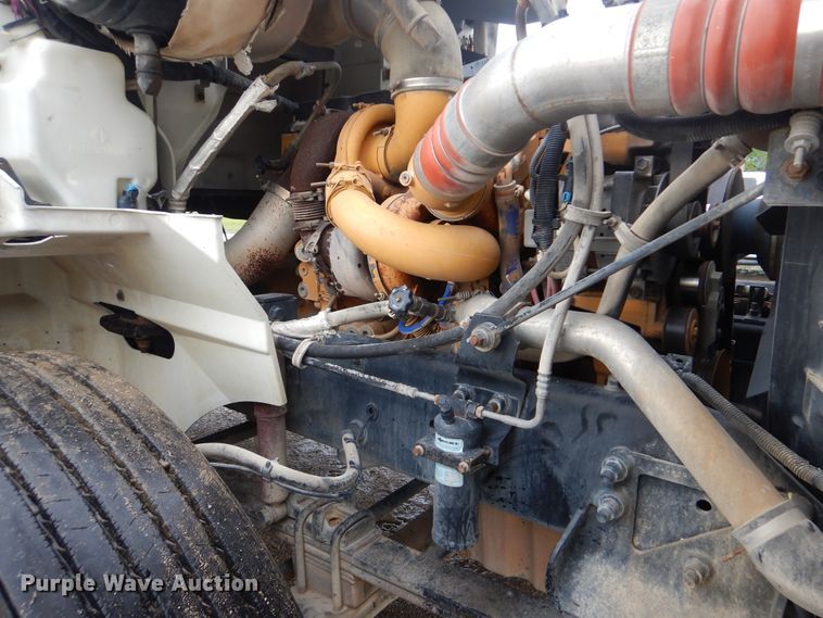 image for item GF9209 2007 International 9400i  semi truck