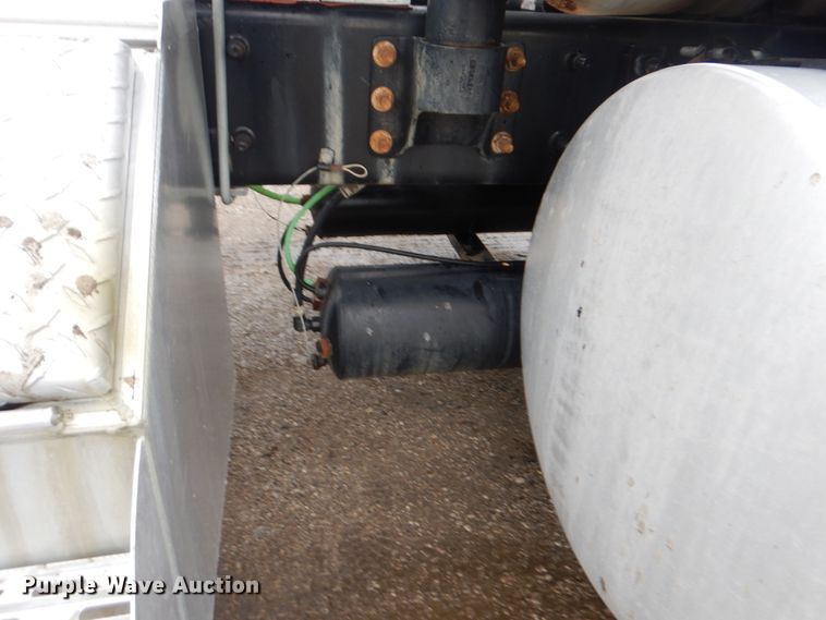 image for item GF9209 2007 International 9400i  semi truck