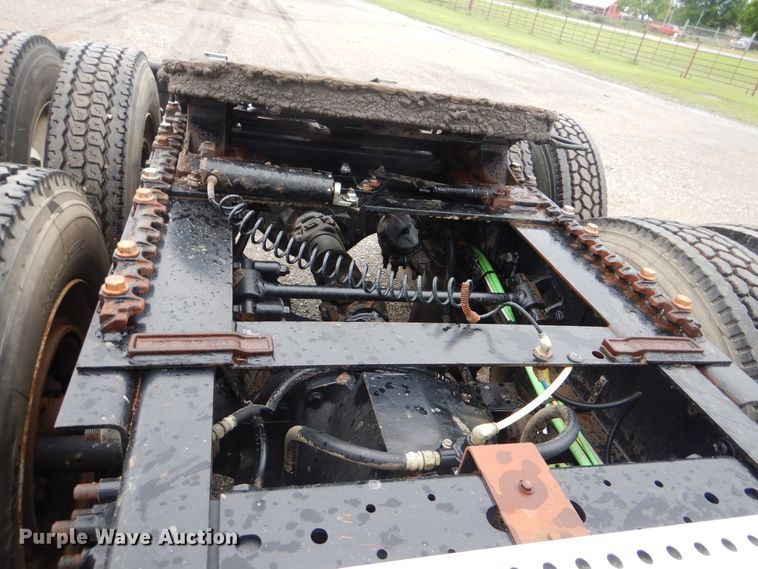 image for item GF9209 2007 International 9400i  semi truck