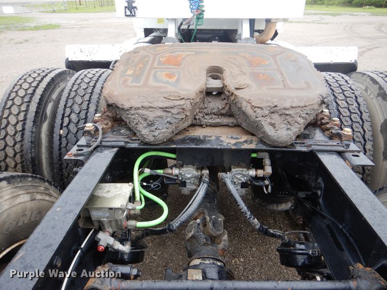 image for item GF9209 2007 International 9400i  semi truck