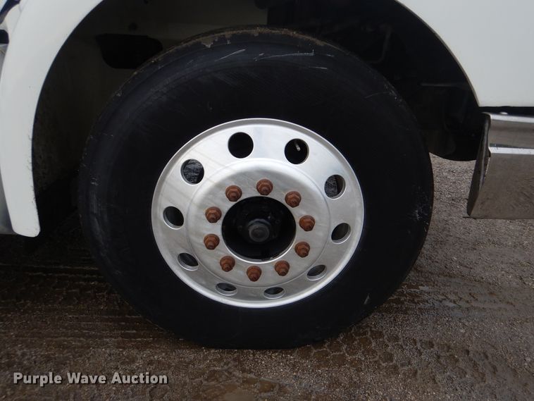 image for item GF9209 2007 International 9400i  semi truck