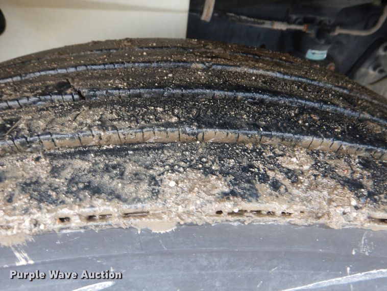 image for item GF9209 2007 International 9400i  semi truck