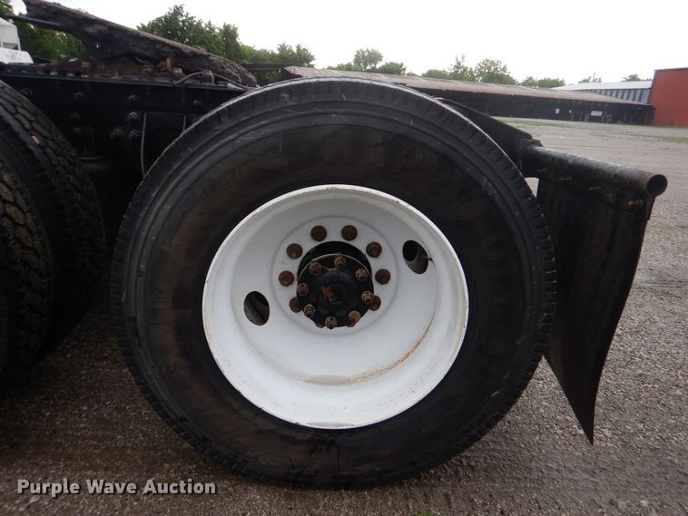 image for item GF9209 2007 International 9400i  semi truck