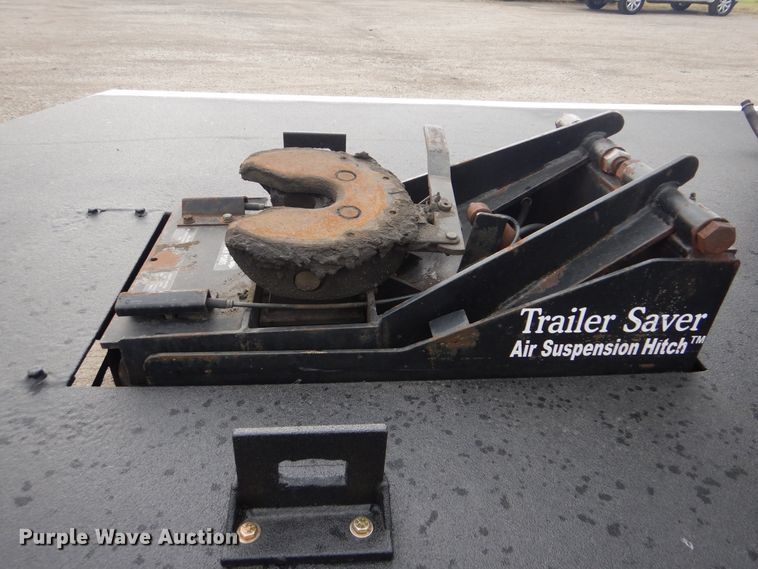 image for item GF9248 2003 Peterbilt 330  semi truck