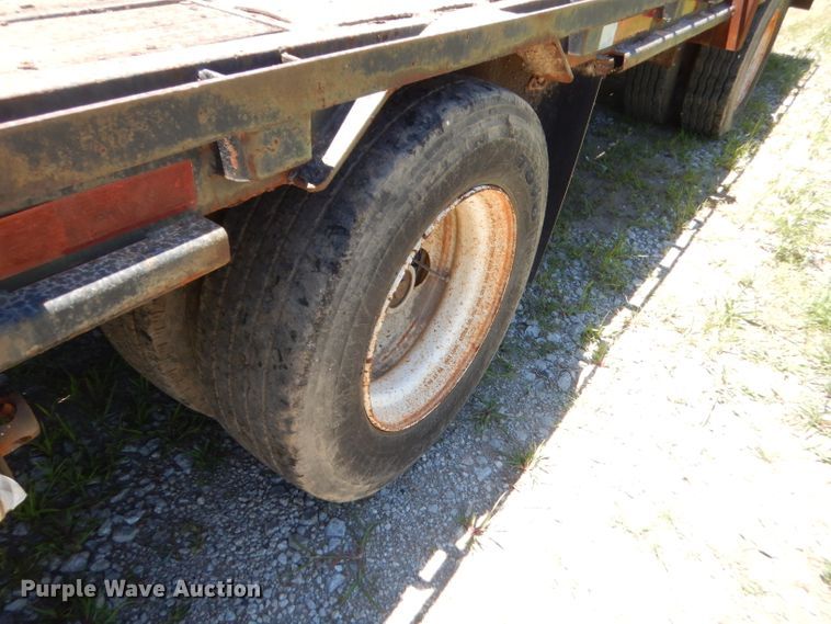 image for item GN9455 2006 Tarasport 50MOD102 flatbed trailer