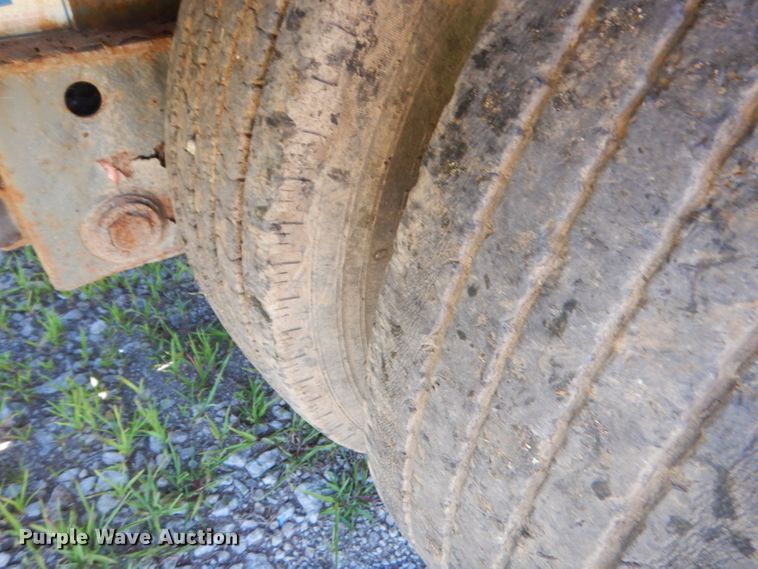 image for item GN9455 2006 Tarasport 50MOD102 flatbed trailer