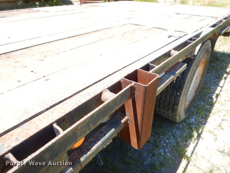 image for item GN9455 2006 Tarasport 50MOD102 flatbed trailer