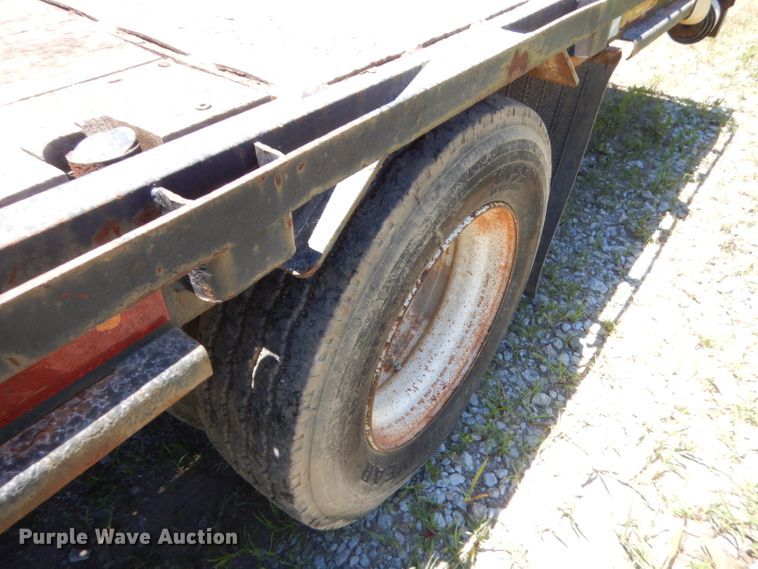 image for item GN9455 2006 Tarasport 50MOD102 flatbed trailer