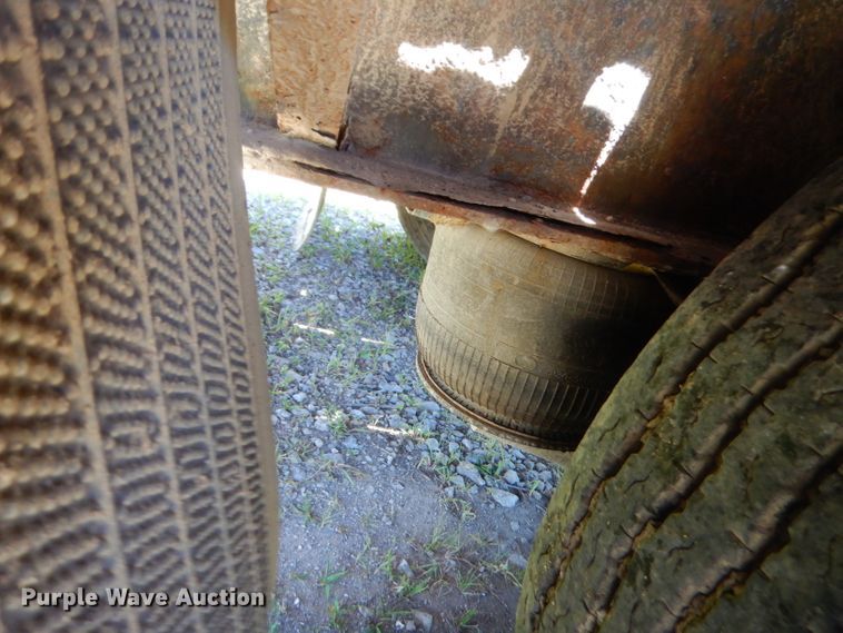 image for item GN9455 2006 Tarasport 50MOD102 flatbed trailer