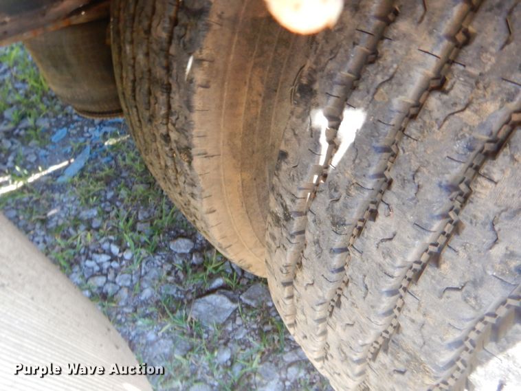 image for item GN9455 2006 Tarasport 50MOD102 flatbed trailer