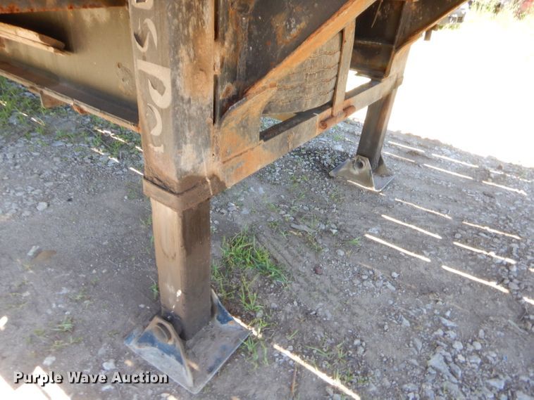 image for item GN9455 2006 Tarasport 50MOD102 flatbed trailer