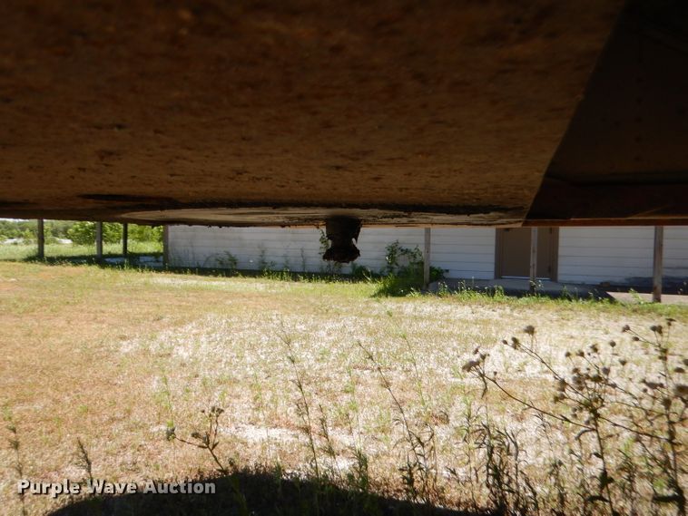 image for item GN9456 2004 Wilson DWH500 double hopper bottom grain trailer