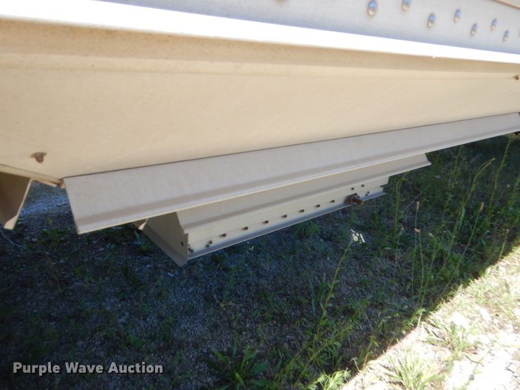 image for item GN9456 2004 Wilson DWH500 double hopper bottom grain trailer